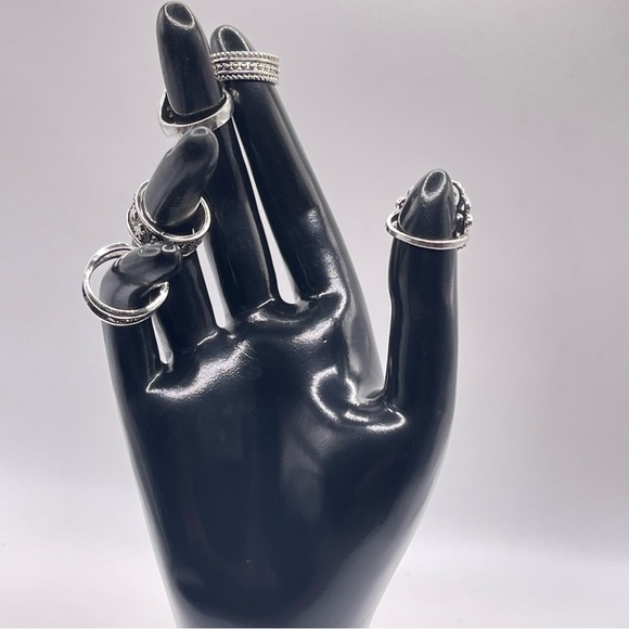 1 Variety Pack Of Silver Plated Boho Pinky Rings Sizes Varry - Picture 3 of 13